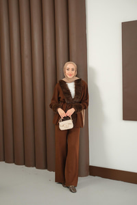 Peluş Detay Triko Takım Kahverengi