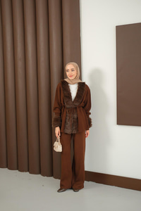 Peluş Detay Triko Takım Kahverengi