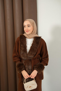 Peluş Detay Triko Takım Kahverengi