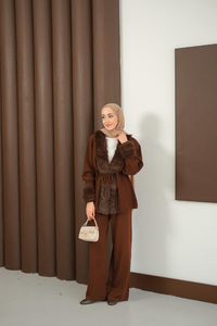 Peluş Detay Triko Takım Kahverengi