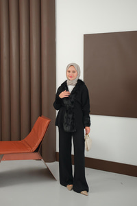 Peluş Detay Triko Takım Siyah