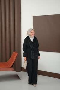 Peluş Detay Triko Takım Siyah