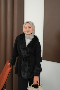 Peluş Detay Triko Takım Siyah