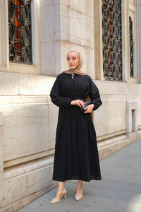 Pile Detay Bel Bağlamalı Elbise Siyah