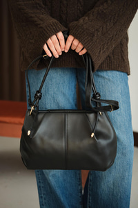 Pile Detay Omuz Çanta Siyah