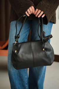 Pile Detay Omuz Çanta Siyah