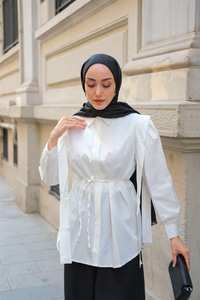 Pile Detay Önü Gizli Düğmeli Gömlek  Ekru