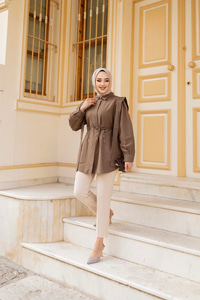 Pile Detay Önü Gizli Düğmeli Gömlek Kahverengi