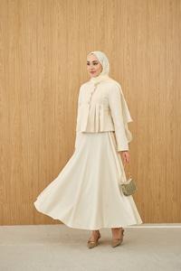 Pile Detaylı Gold Düğme Detay Etekli Takım Krem