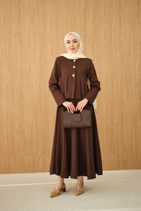 Pile Detaylı Gold Düğme Detay Etekli Takım Kahverengi