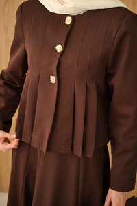 Pile Detaylı Gold Düğme Detay Etekli Takım Kahverengi