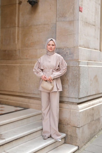 Pile Detaylı Kuşaklı İkili Takım  Pudra