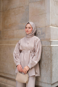 Pile Detaylı Kuşaklı İkili Takım  Pudra