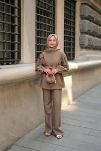 Pile Detaylı Kuşaklı İkili Takım Sütlü Kahve