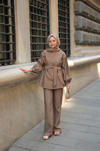 Pile Detaylı Kuşaklı İkili Takım Sütlü Kahve