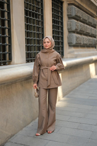 Pile Detaylı Kuşaklı İkili Takım Sütlü Kahve