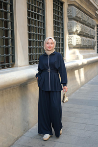 Pile Detaylı Tokalı Takım Lacivert