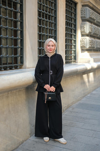 Pile Detaylı Tokalı Takım Siyah