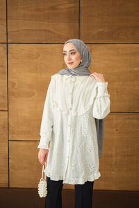 Pile Ve Brode Detay Gömlek Beyaz