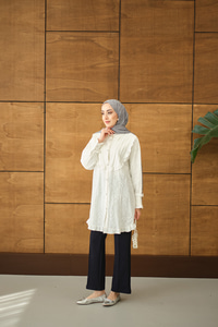 Pile Ve Brode Detay Gömlek Beyaz