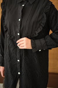 Pile Ve Brode Detay Gömlek Siyah