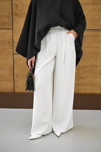 Pileli Düz Paça Pantolon Beyaz