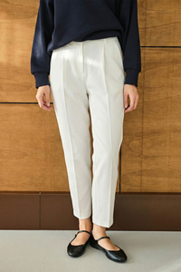 Pileli Düz Paça Pantolon Beyaz