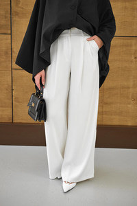 Pileli Düz Paça Pantolon Beyaz