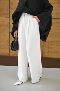 Pileli Düz Paça Pantolon Beyaz