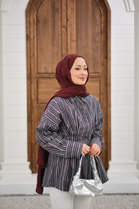 Pileli Gizli Düğmeli Çizgili Gömlek Kahverengi