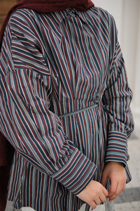 Pileli Gizli Düğmeli Çizgili Gömlek Kahverengi