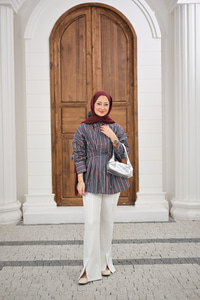 Pileli Gizli Düğmeli Çizgili Gömlek Kahverengi