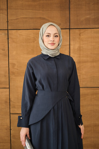 Pileli Kemer Bağlamalı Boydan Düğmeli Elbise Lacivert