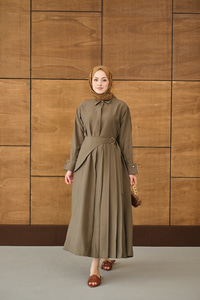 Pileli Kemer Bağlamalı Boydan Düğmeli Elbise Haki Yeşil