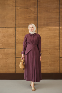 Pileli Kemer Bağlamalı Boydan Düğmeli Elbise Mürdüm