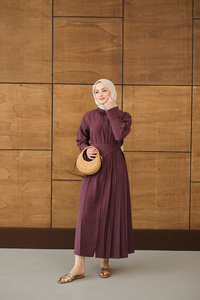 Pileli Kemer Bağlamalı Boydan Düğmeli Elbise Mürdüm