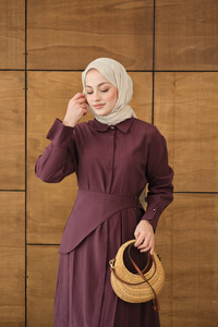 Pileli Kemer Bağlamalı Boydan Düğmeli Elbise Mürdüm