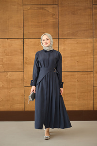 Pileli Kemer Bağlamalı Boydan Düğmeli Elbise Lacivert