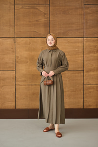 Pileli Kemer Bağlamalı Boydan Düğmeli Elbise Haki Yeşil