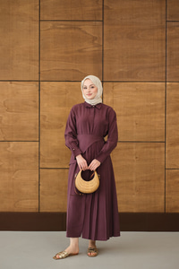 Pileli Kemer Bağlamalı Boydan Düğmeli Elbise Mürdüm