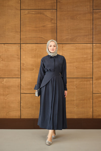 Pileli Kemer Bağlamalı Boydan Düğmeli Elbise Lacivert