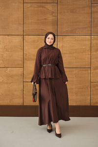 Pileli Kemer Bağlamalı Etekli Takım Kahverengi