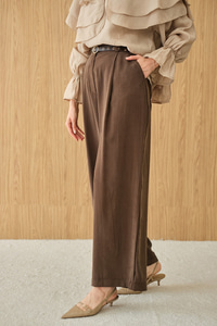 Pileli Kemerli Pantolon Kahverengi