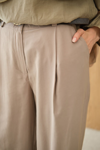 Pileli Kemerli Pantolon Krem