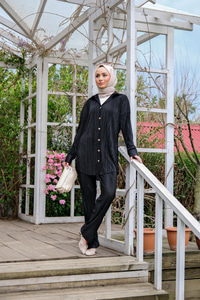 PILISELI TAKIM SIYAH