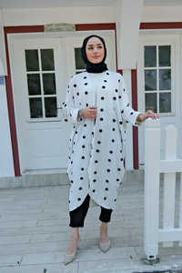 Ponpon Detaylı Hırka Beyaz