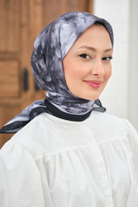 Prizma Çiçek Desen Eşarp Siyah