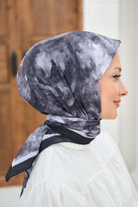 Prizma Çiçek Desen Eşarp Siyah