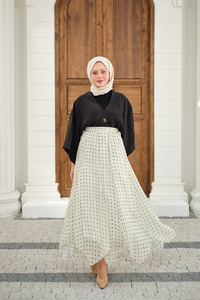 Puantiye Detay Yan Bağcık Şifon Etek Beyaz