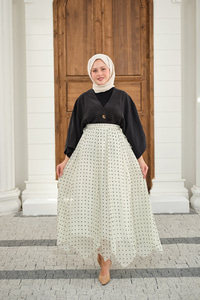 Puantiye Detay Yan Bağcık Şifon Etek Beyaz